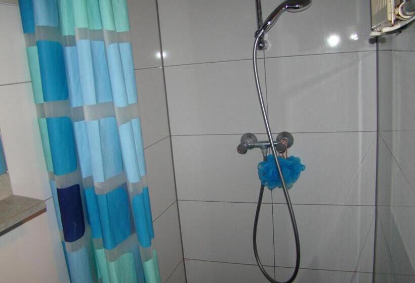 اتاق استاندارد چهار تخته, Amsterhouse B&b