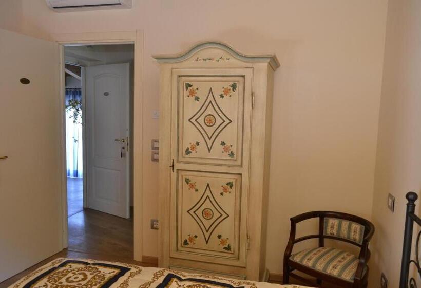 اتاق استاندارد یک تخته با بالکن, B&b Spring