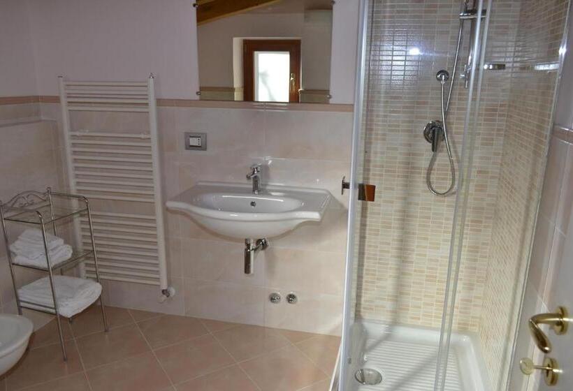 اتاق استاندارد یک تخته با بالکن, B&b Spring