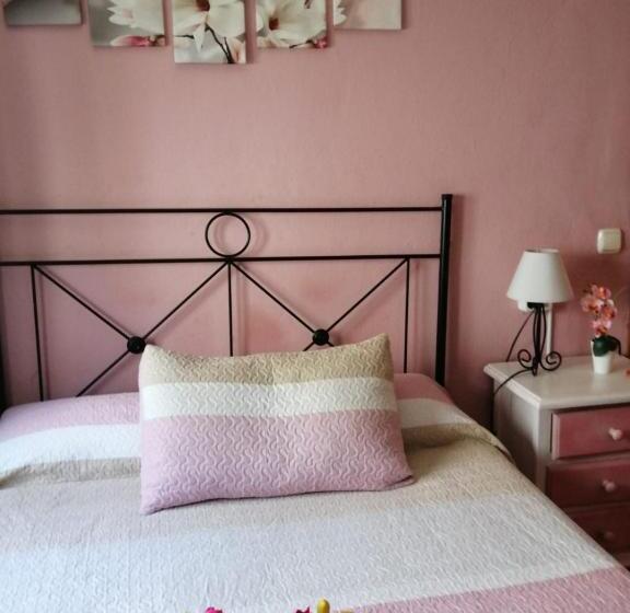 一楼标准间, H Juan