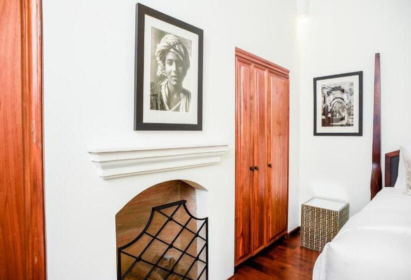 小型豪华套房, Casa Blanca 7