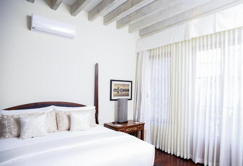 小型豪华套房, Casa Blanca 7