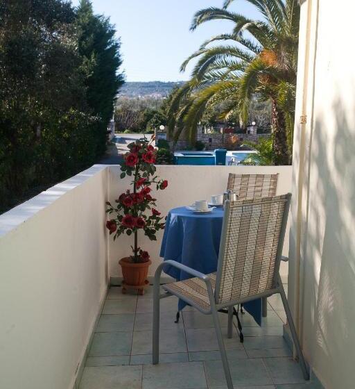 חדר סטנדרט, Francisco