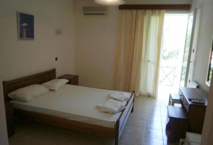 חדר סטנדרטי לשלושה עם נוף, Francisco