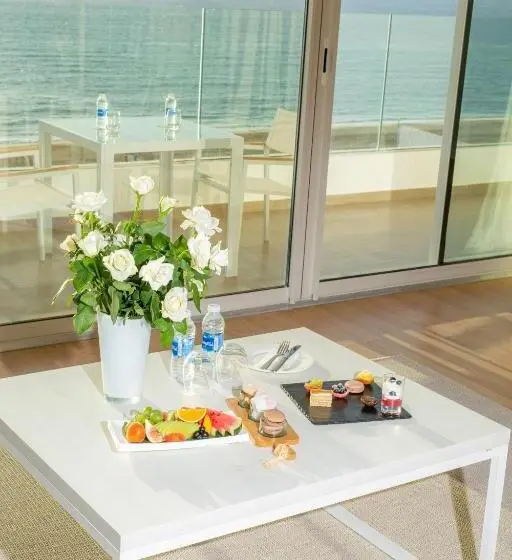 オーシャンビュースイート, Lixus Beach Resort All In