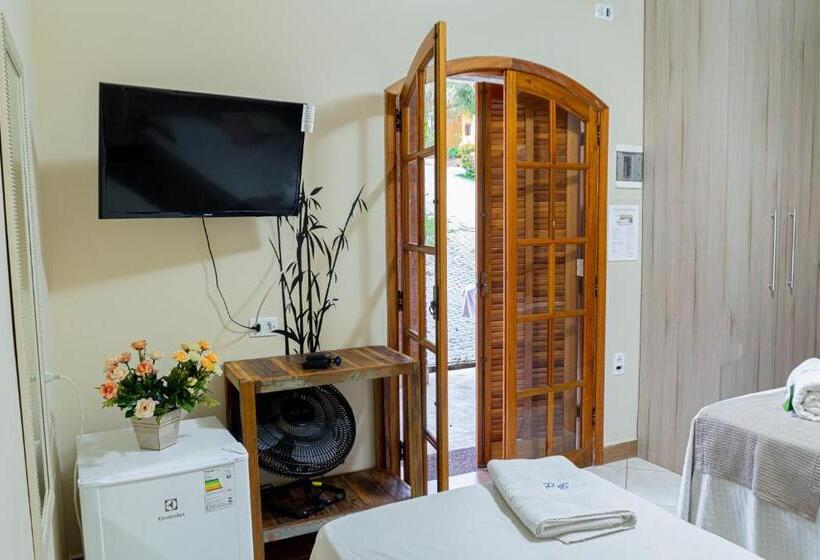 חדר קומפורט לשלושה, Pousada Bezerra