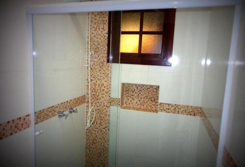 חדר קומפורט לשלושה, Pousada Bezerra