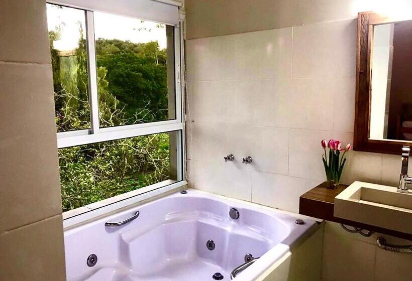 סוויטה עם ג'קוזי, Pousada Bezerra