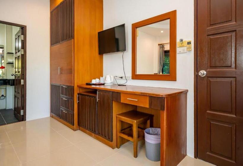 Семейное Бунгало, Phatcharee Resort