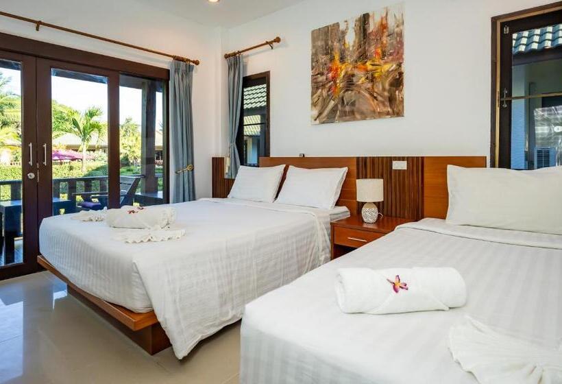 패밀리 방갈로, Phatcharee Resort