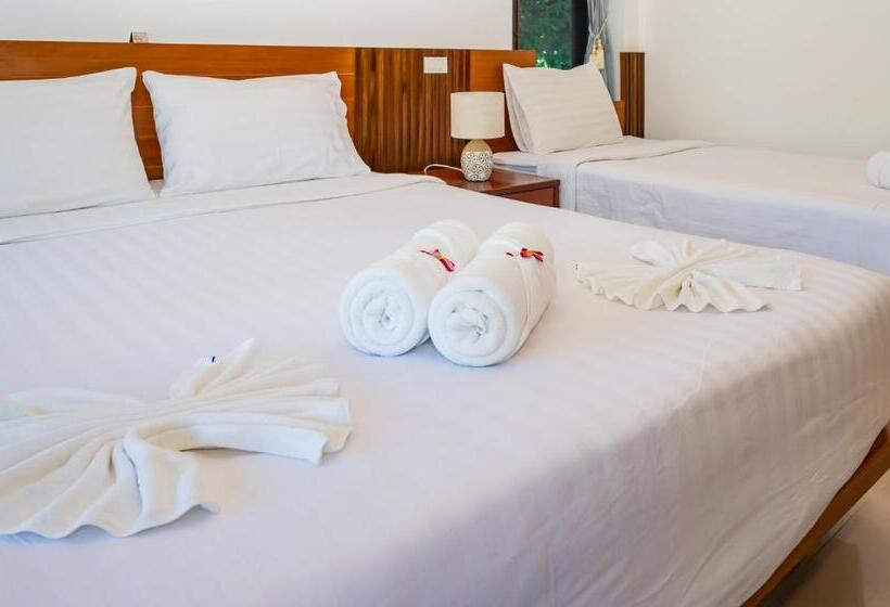 패밀리 방갈로, Phatcharee Resort