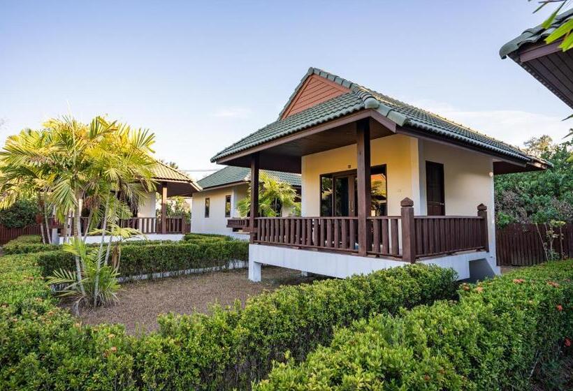 디럭스 방갈로, Phatcharee Resort