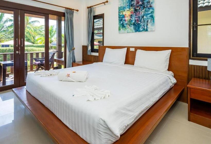 디럭스 방갈로, Phatcharee Resort