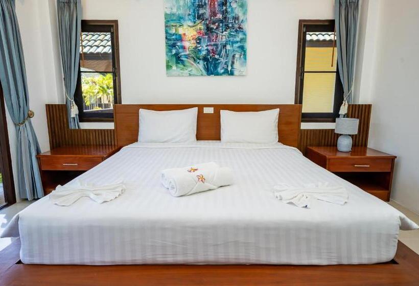 디럭스 방갈로, Phatcharee Resort