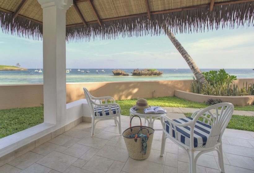 اتاق استاندارد با چشمانداز دریا, Hemingways Watamu