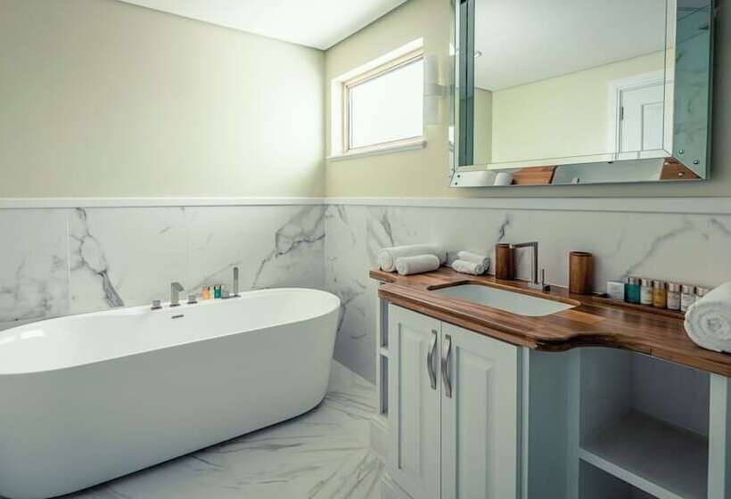 1 Bedroom Penthouse Apartment, Hemingways Watamu