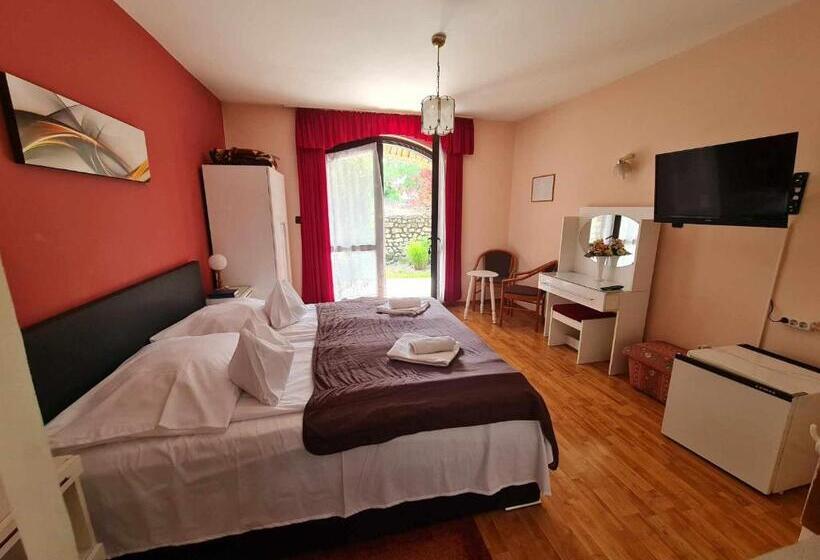 Студио Стандарт с Террасой, Steinhaus Bed & Breakfast