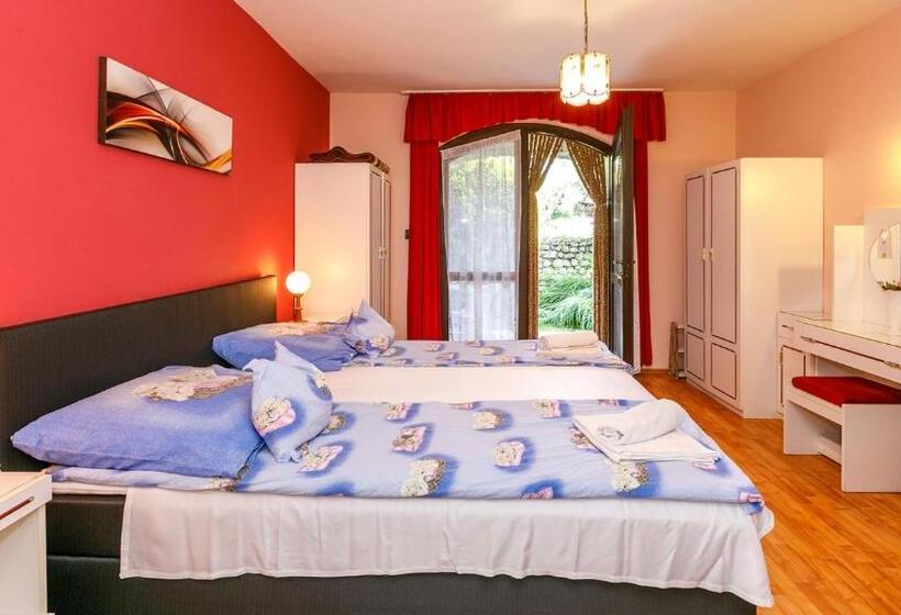 Студио Стандарт с Террасой, Steinhaus Bed & Breakfast