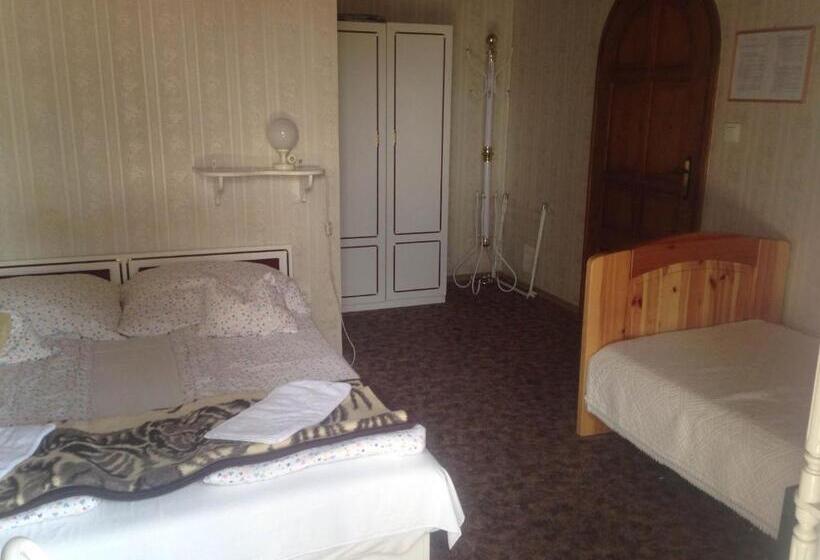 Трехместный Номер Стандарт с Балконом, Steinhaus Bed & Breakfast