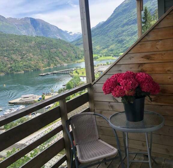 Номер Стандарт Вид на Море с Балконом, Hellesylt Hostel And Motel