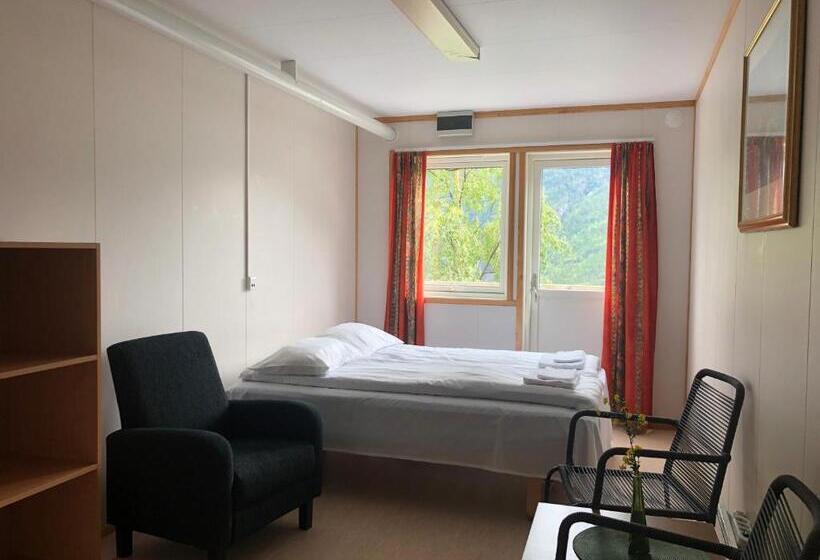 Номер Стандарт Вид на Море с Балконом, Hellesylt Hostel And Motel