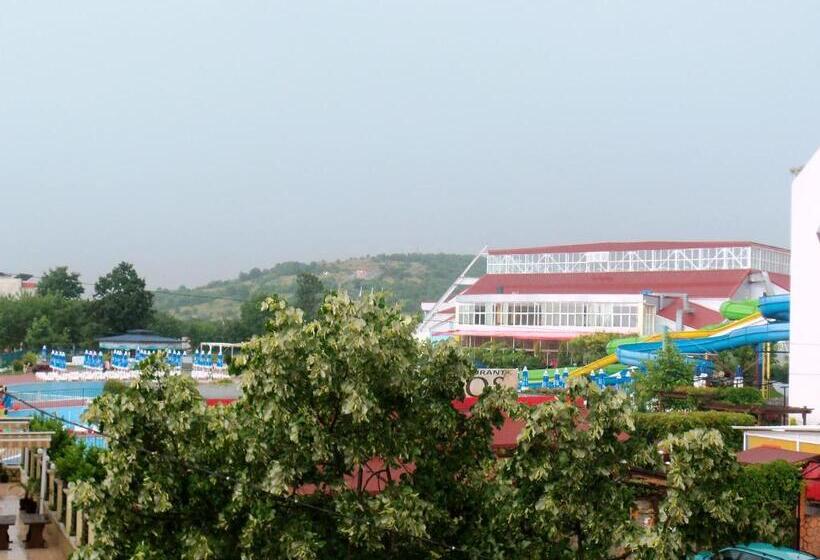 غرفة قياسية مزوَّدة بشُرفة, Arkadia Guest House