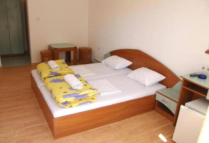 غرفة قياسية مزوَّدة بشُرفة, Arkadia Guest House