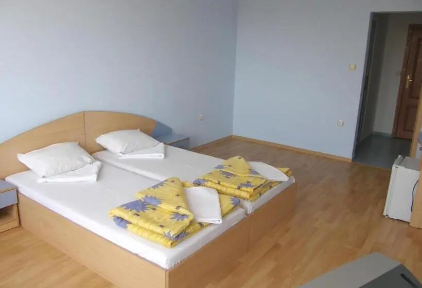 اتاق لوکس با بالکن, Arkadia Guest House