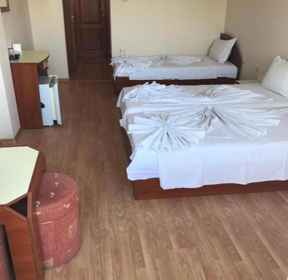 스탠다드 트리플 발코니 룸, Arkadia Guest House