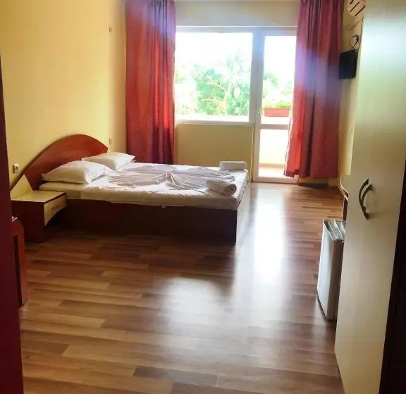 اتاق لوکس با بالکن, Arkadia Guest House