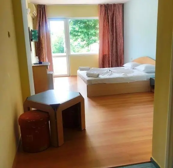 اتاق لوکس با بالکن, Arkadia Guest House