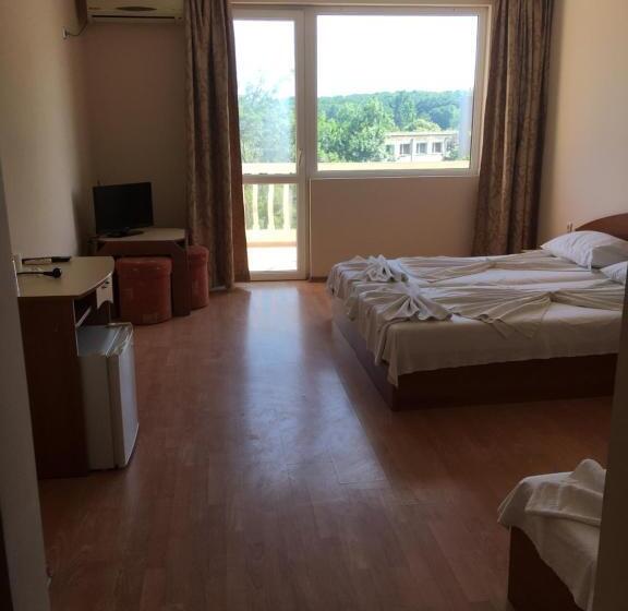 스탠다드 트리플 발코니 룸, Arkadia Guest House