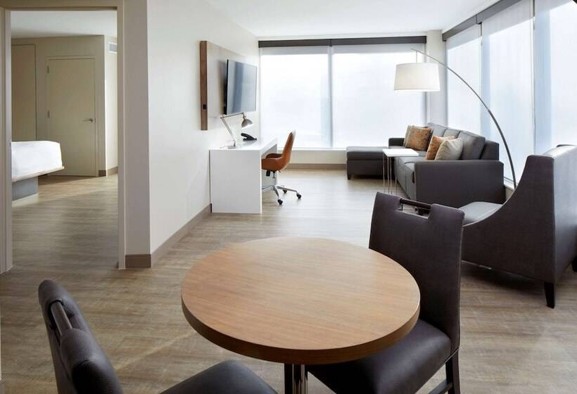 סוויטה מותאמת לאדם עם מוגבלויות, Cambria Hotel Phoenix Chandler   Fashion Center