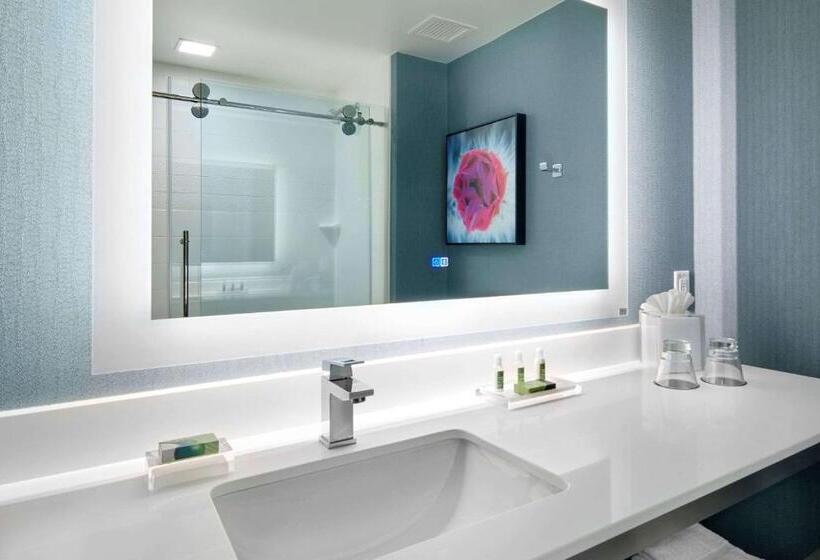 סוויטה מותאמת לאדם עם מוגבלויות, Cambria Hotel Phoenix Chandler   Fashion Center