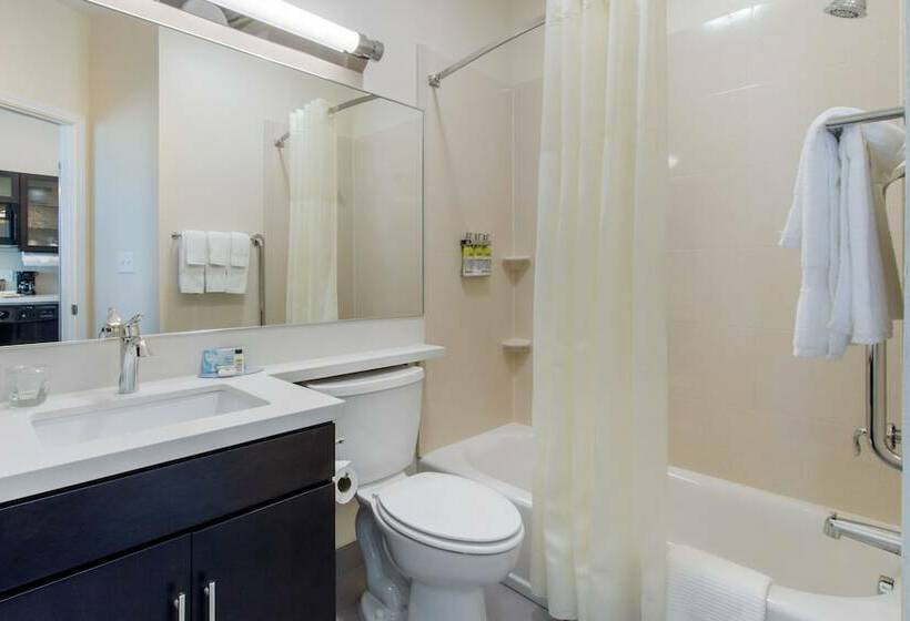 מיטת קינג בסוויטה, Candlewood Suites San Antonio Lackland Afb Area, An Ihg