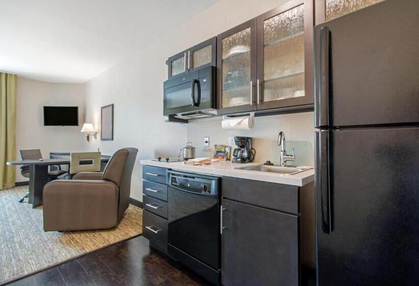 חדר דלוקס עם מיטת קינג, Candlewood Suites San Antonio Lackland Afb Area, An Ihg