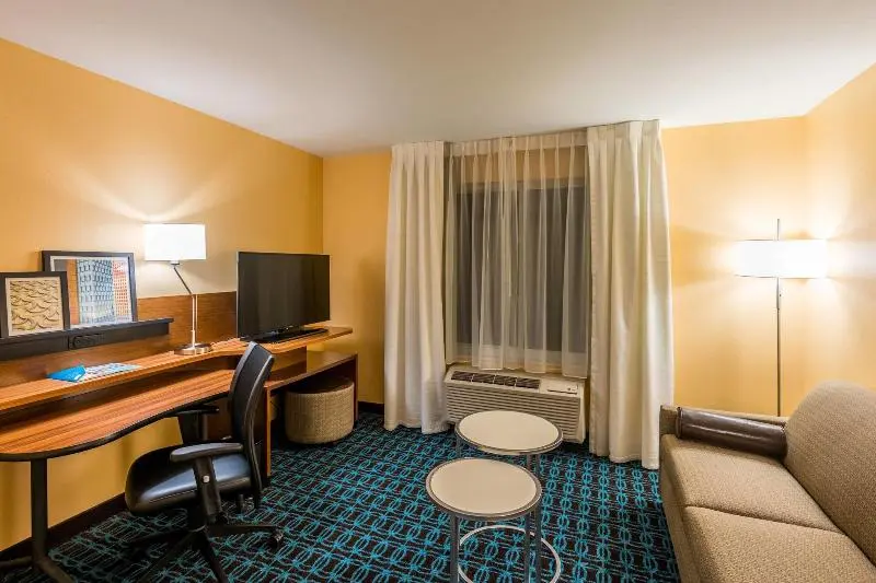 キングサイズベッドのスイートルーム, Fairfield Inn & Suites By Marriott Atlanta Fairburn