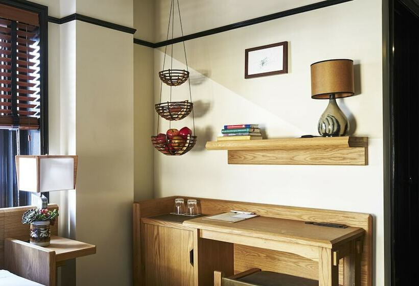 高级客房, Freehand New York