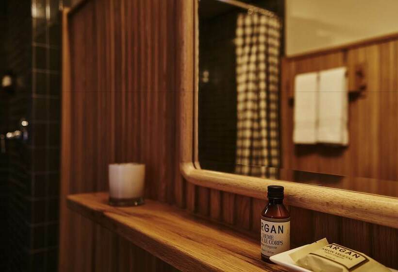 高级客房, Freehand New York