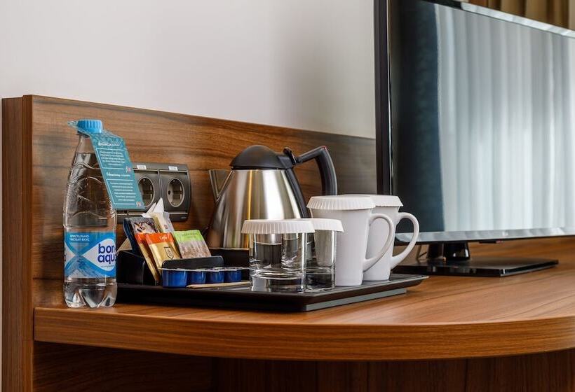 اتاق استاندارد با تخت دوبل, Hilton Garden Inn Novorossiysk