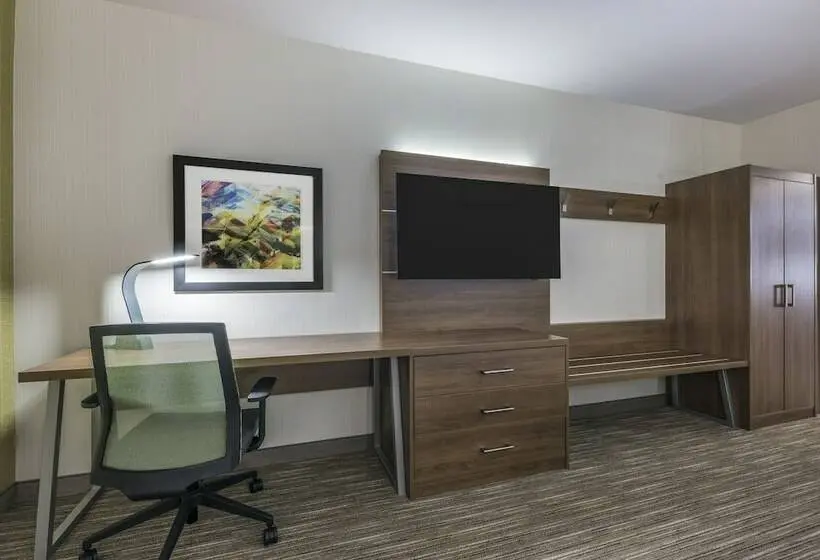 سوییت, Holiday Inn Express & Suites Moncton, An Ihg
