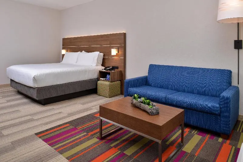 キングサイズベッドのスイートルーム, Holiday Inn Express Melbourne West, An Ihg
