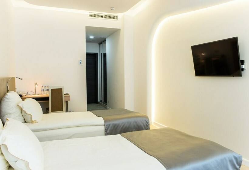 Cameră Superioară, Marlin