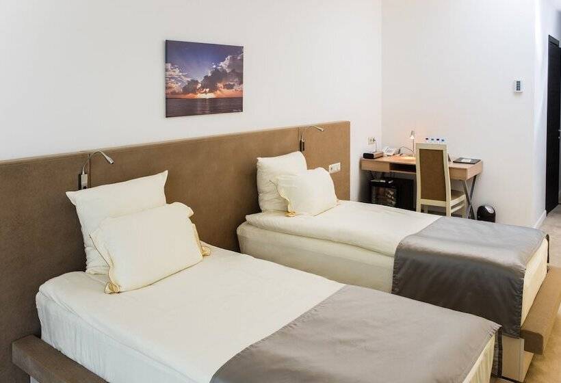 Cameră Superioară, Marlin