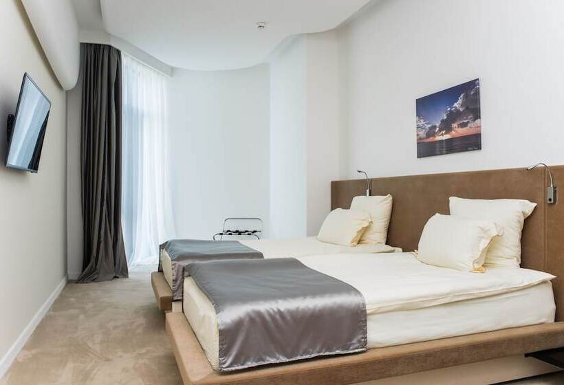 Cameră Superioară, Marlin