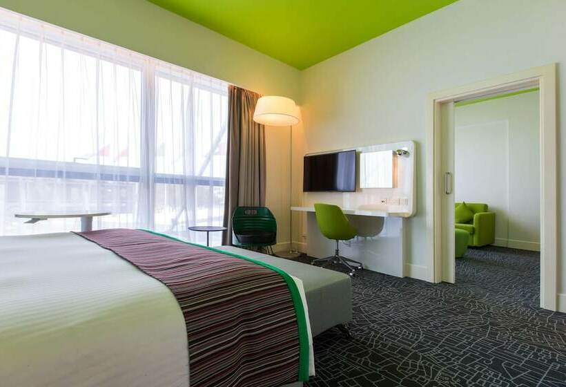 سوییت جونیور, Park Inn By Radisson Dubai Motor City