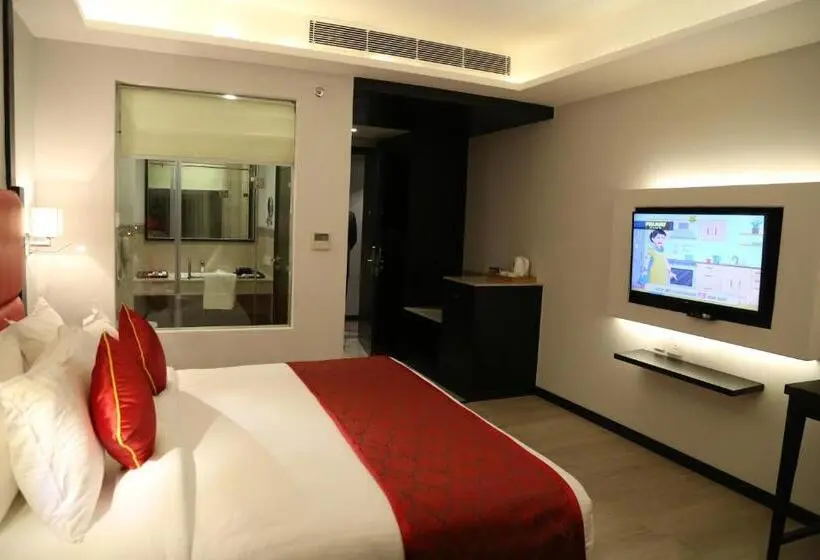 キングサイズベッドのデラックスルーム, Ramada Encore Jalandhar