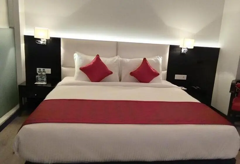 キングサイズベッドのスイートルーム, Ramada Encore Jalandhar