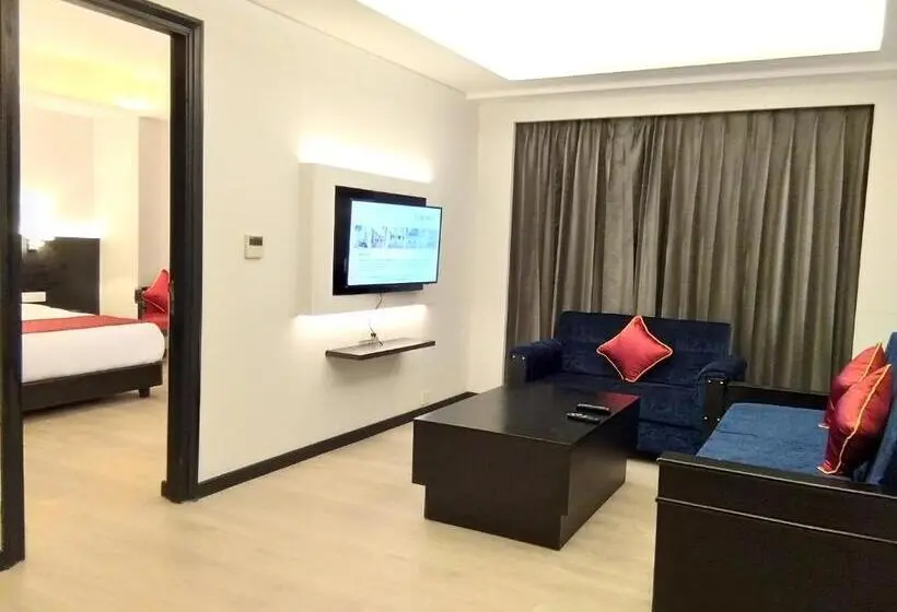 キングサイズベッドのスイートルーム, Ramada Encore Jalandhar
