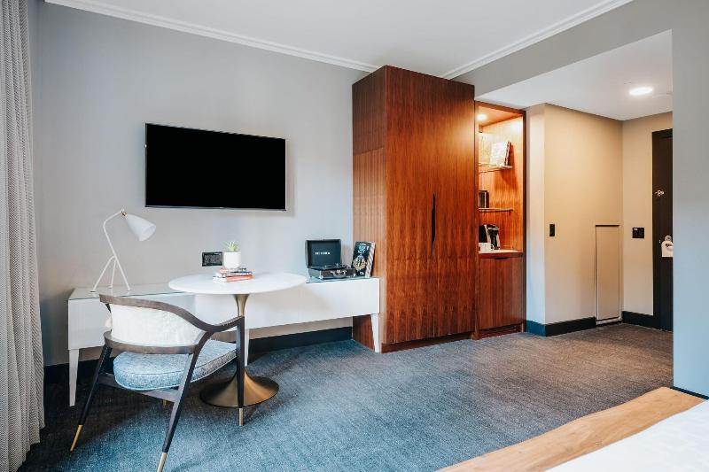 غرفة قياسية سرير كينج, Renaissance Saint Elm Dallas Downtown